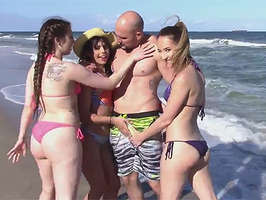Follando con 4 chicas de la playa