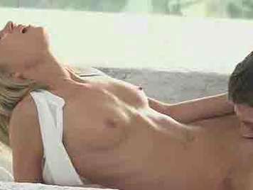 Tette naturali bionda bambina ama