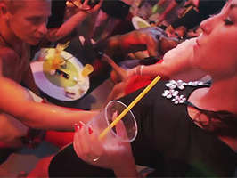 Fiesta de sexo en praga con muchas chicas calientes