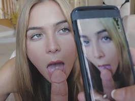 Joven rubia de ojos verdes es grabada con el movil mientras chupa una polla