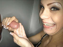 Gloryhole para milf viciosa de garganta profunda
