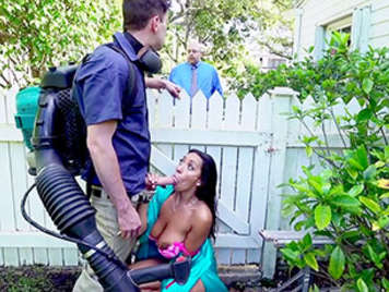 Esposa infiel folla con el jardinero porque a su marido no se le levanta