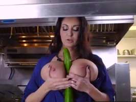 Ava Addams una jefe bien puta y adicta al sexo duro