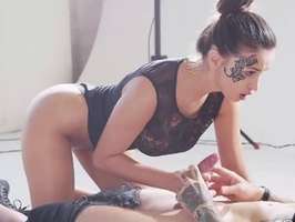 Parejita tienen sexo despues de una secion de fotos