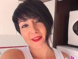 Morena milf española desesperada por una buena polla