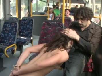 Porno publico en bus Sexo En Publico En Un Autobus