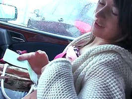 Follando en el coche por dinero