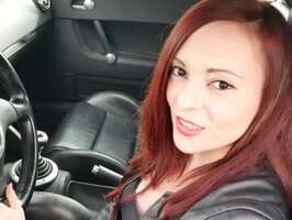 Chica Española chupa polla en coche