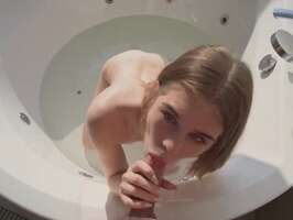 Pov sexo en la bañera con adolescente