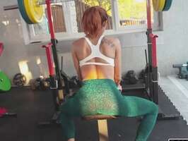 Gimnasio chica quiere un anal profundo