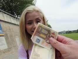 Dinero follando a rubia desconocida