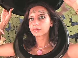 Sexo extremo con una zorra morena  humillada