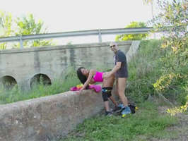 Francesa Anissa Kate follada por el culo en un sitio publlico