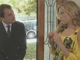 Jovencita pijilla y puta se folla a su vecino