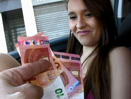 Nikki Litte follando por dinero