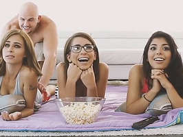 Amigas haciendo su propia peli porno casera