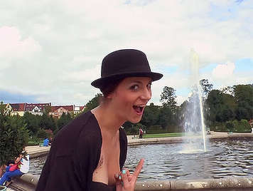 Chica alemana culona follada en publico quiere una fuente de esperma bañando su cara