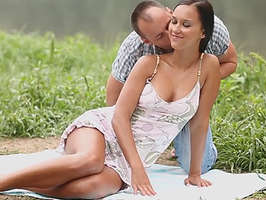 Glamuroso video erotico al aire libre con Victoria Sweet