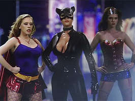 Las super heroinas vengadoras del sexo